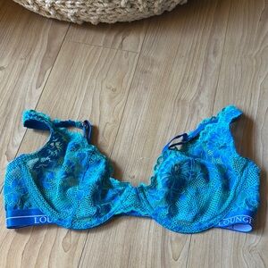 lounge luxe balcony Bra